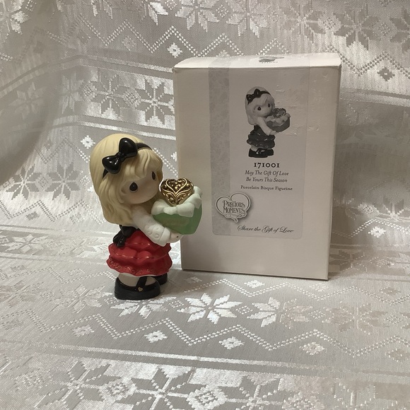 Precious Moments Other - Precious Moments Figurine #171001 Share The Gift Of Love 2016 Porcelain